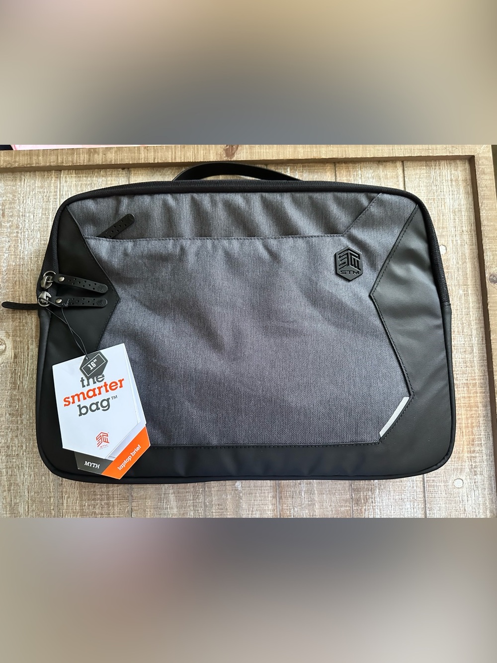 STM Myth 16” Magnet black laptop briefcase